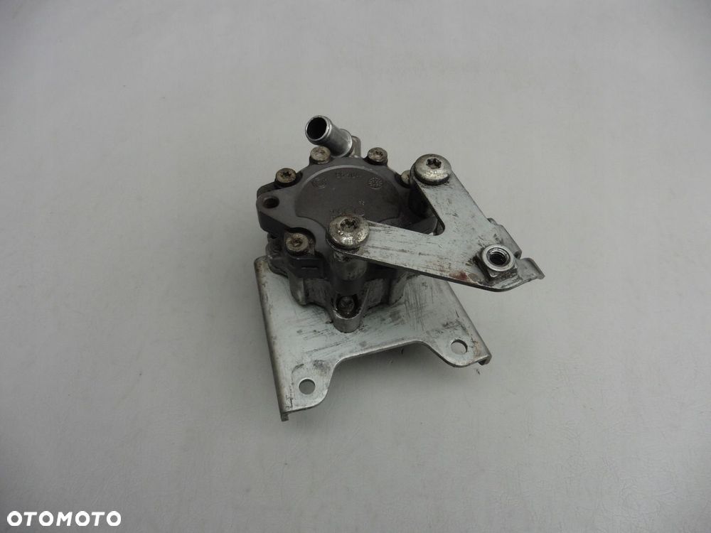 Pompa wspomagania 6760958 BMW 5 E60 E61 520i 525i - 3