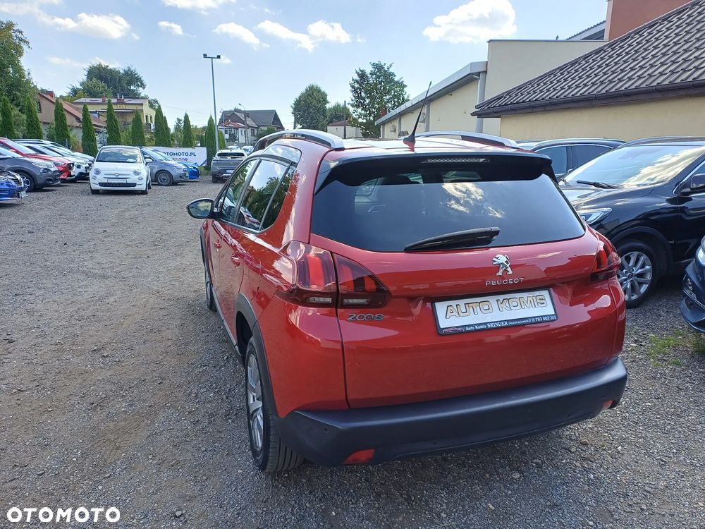 Peugeot 2008 1.2 Pure Tech GPF Signature S&S EAT6 - 4
