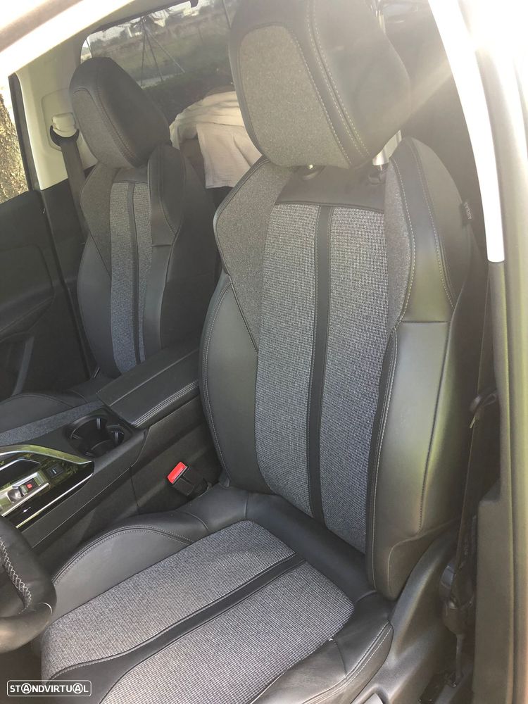 Peugeot 5008 BlueHDI 120 EAT6 Allure - 21