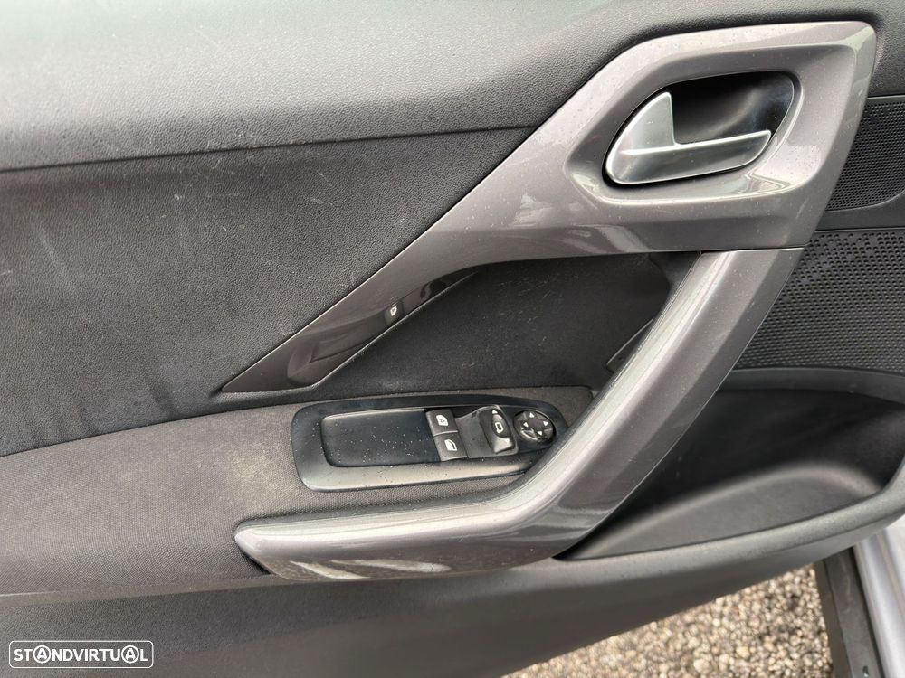 Peugeot 2008 1.2 PureTech Active - 26