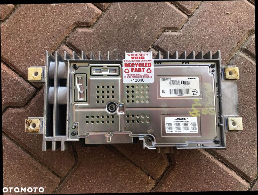 CADILLAC ESCALADE III 6,2 V8 2006-2014 WZMACNIACZ BOSE - 3