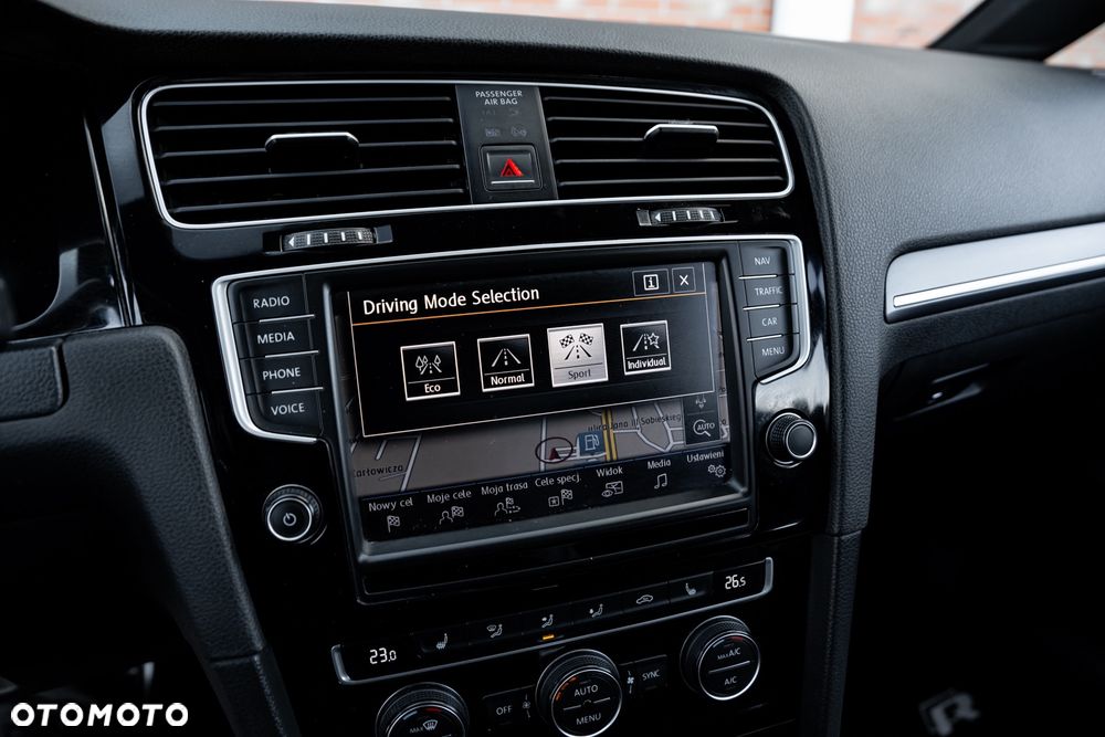 Volkswagen Golf 1.4 TSI BlueMotion Technology DSG Lounge - 34
