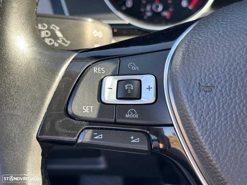 VW Passat 2.0 TDI Highline DSG - 17