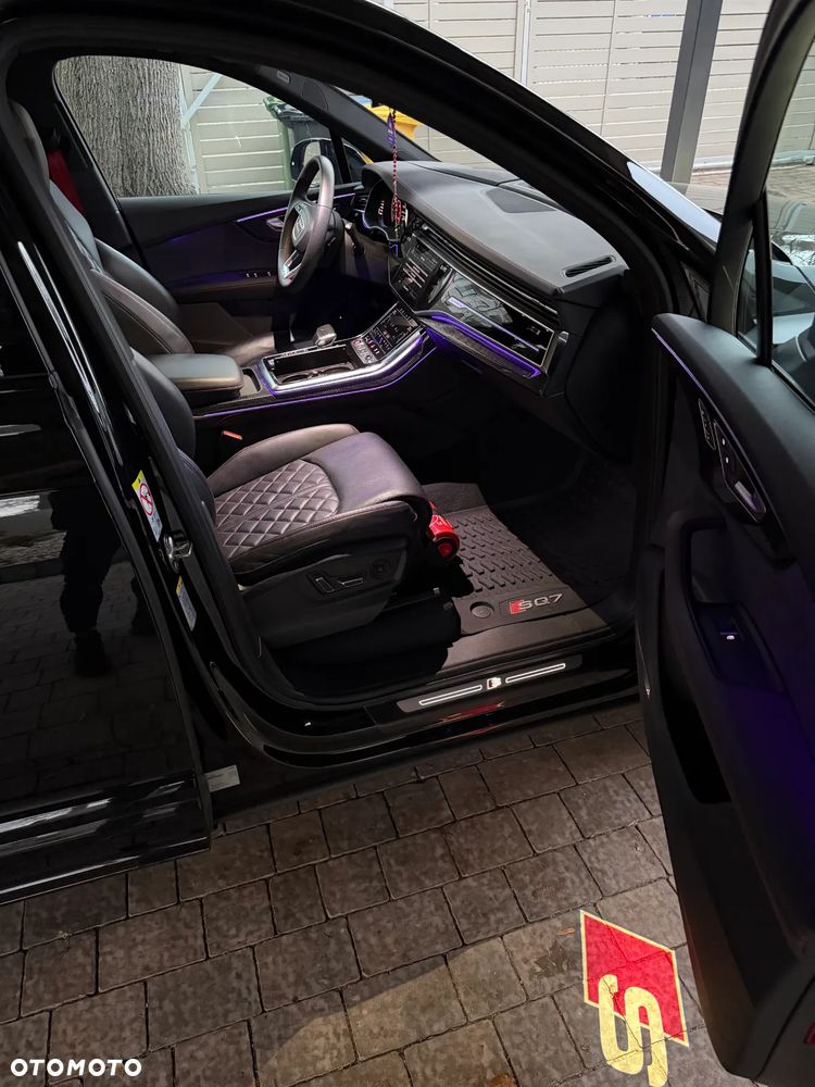 Audi SQ7 - 7