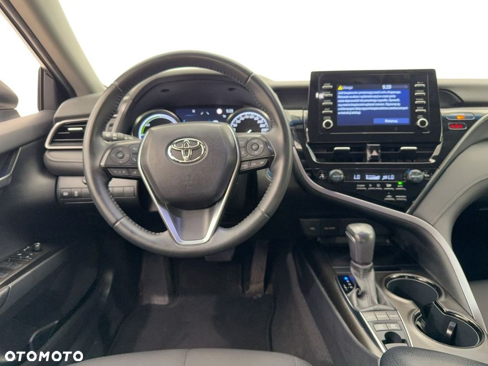 Toyota Camry - 10