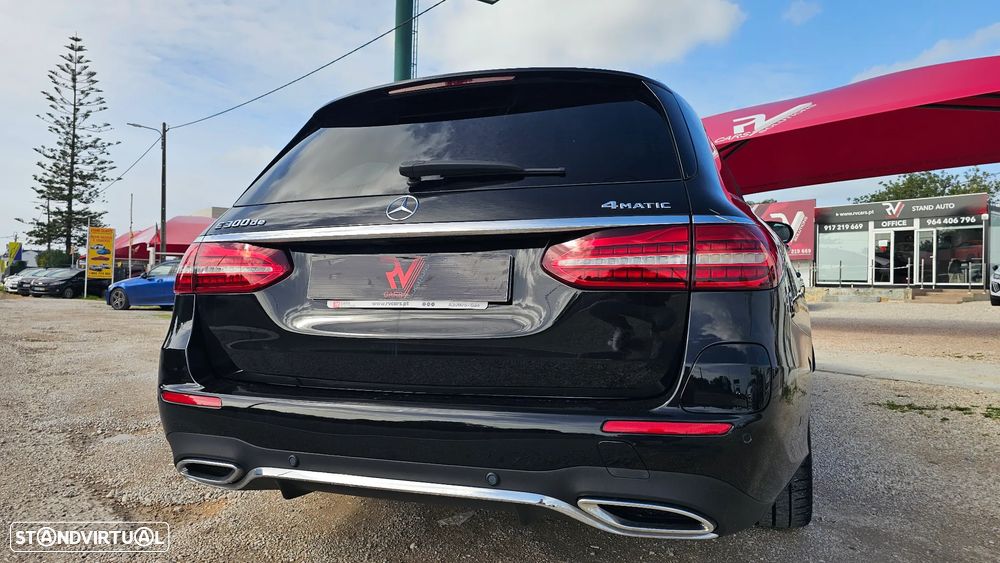 Mercedes-Benz E 300 de 4Matic 9G-TRONIC AMG Line - 42