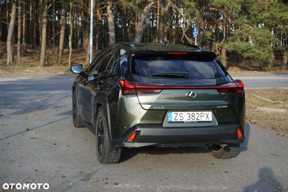 Lexus UX - 8