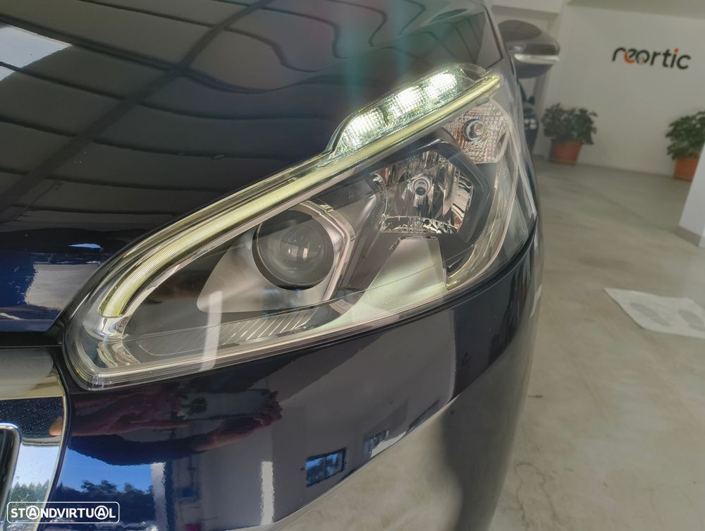 Peugeot 208 1.2 PureTech Signature - 10