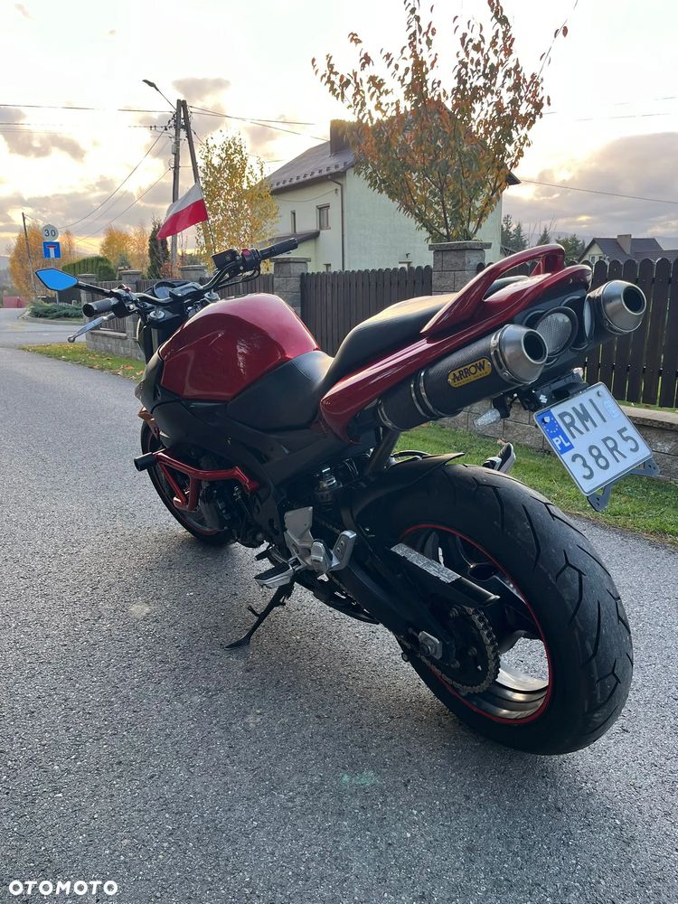 Suzuki GSR - 5