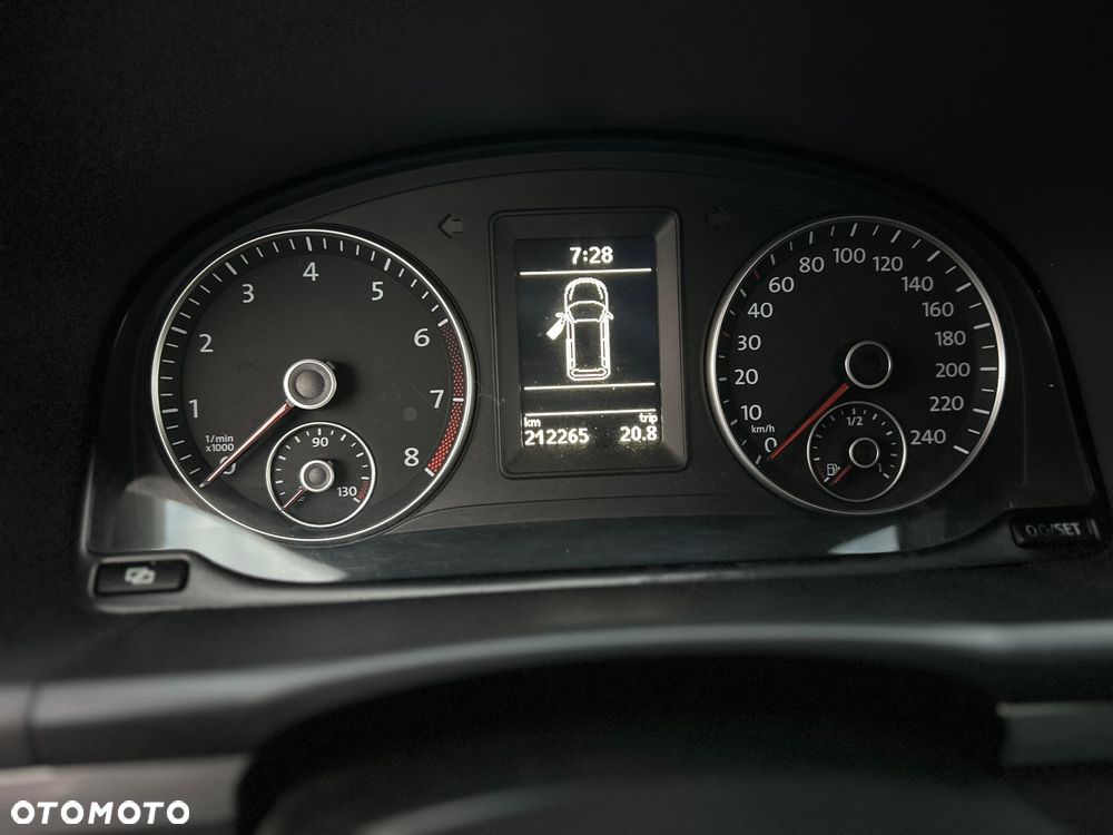 Volkswagen Touran - 7