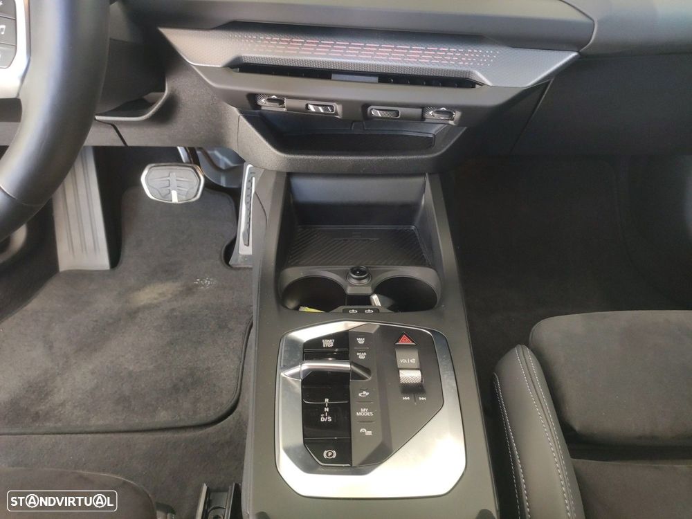 BMW 120 d Pack Desportivo M Pro - 11