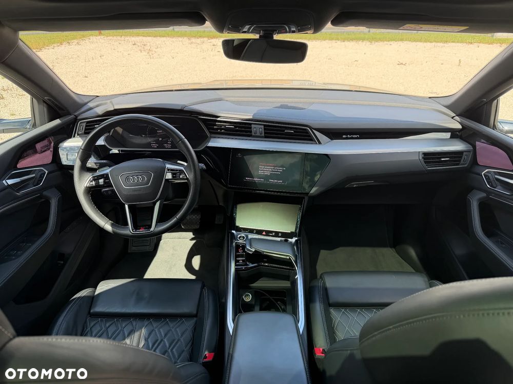 Audi e-tron - 26