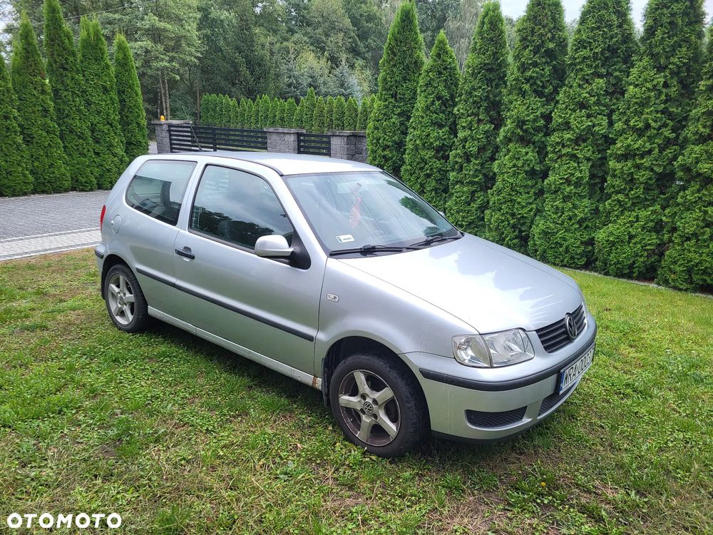 Volkswagen Polo 1.0 Basis - 1