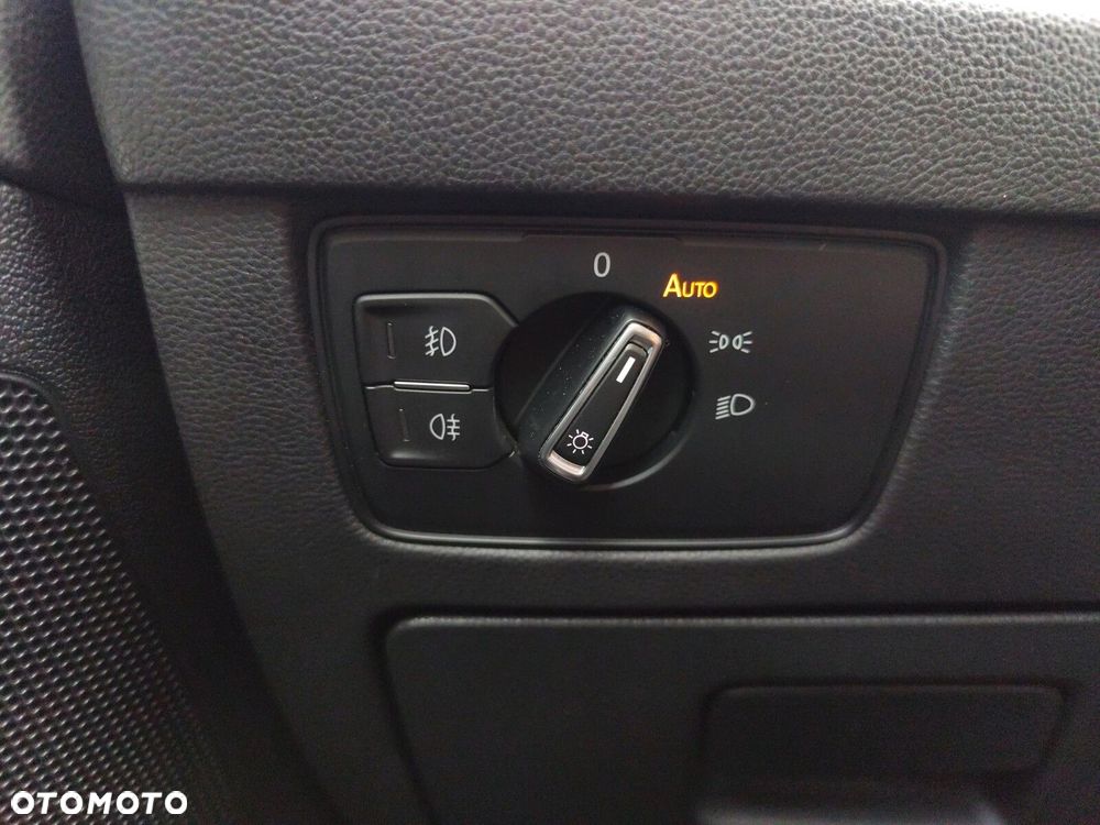 Volkswagen Passat - 19