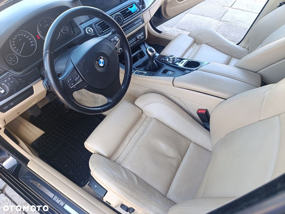 BMW Seria 5 520d - 12