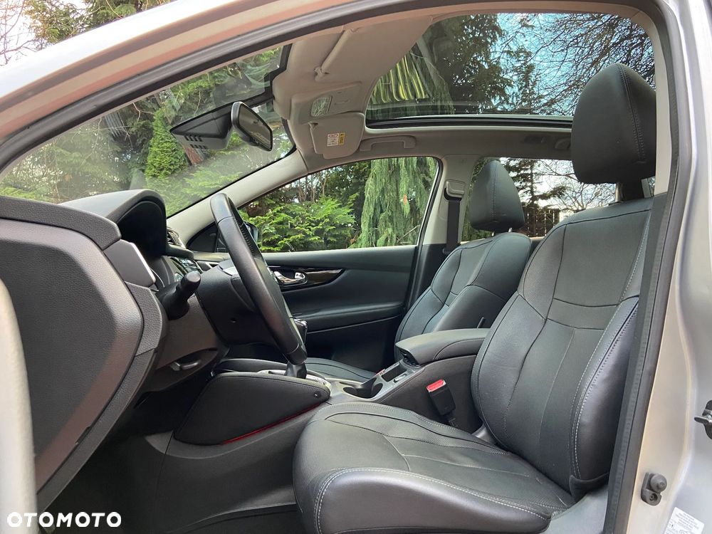 Nissan Qashqai 1.6 dCi TEKNA - 9