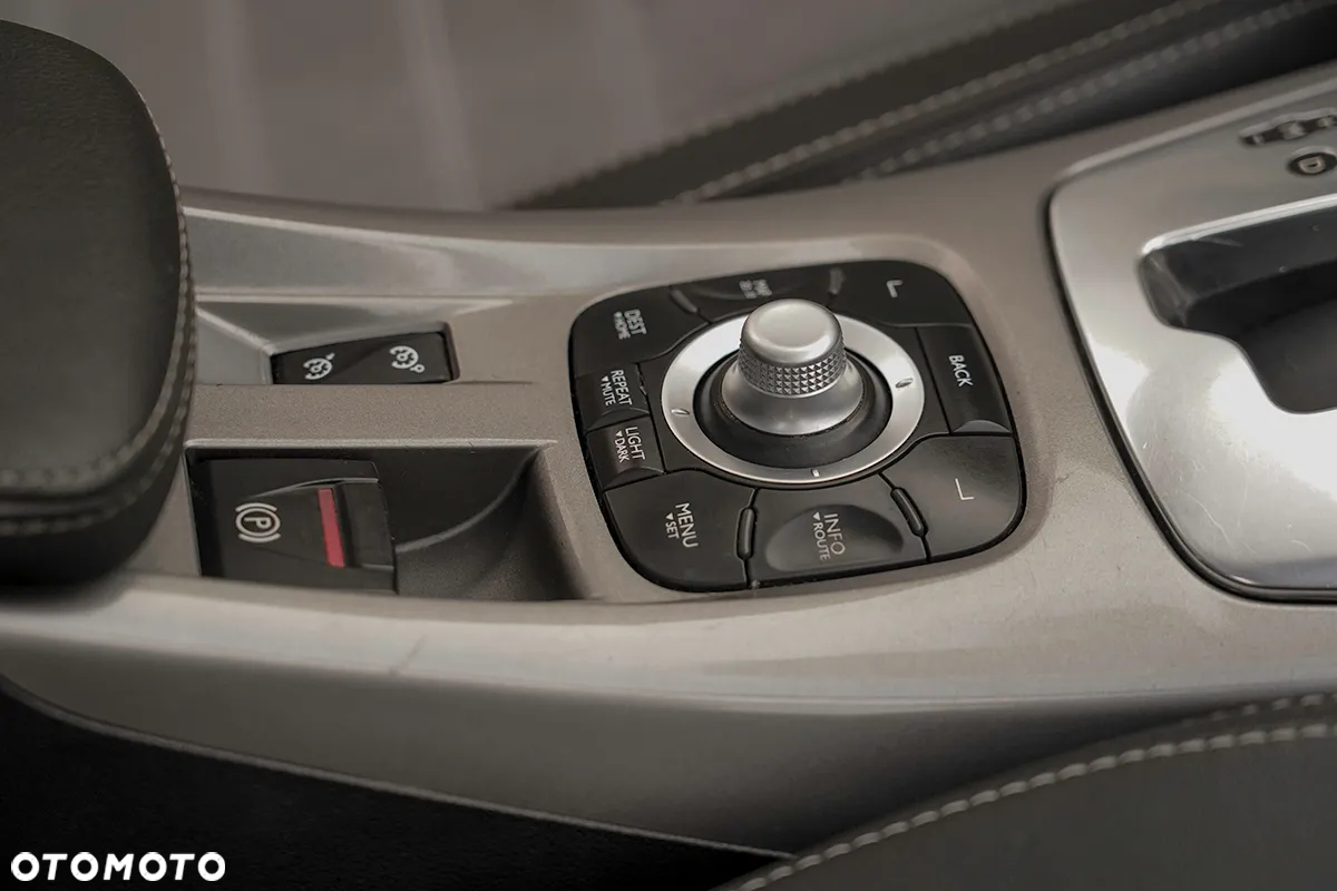 Renault Laguna Grandtour 2.0 dCi FAP Dynamique - 25