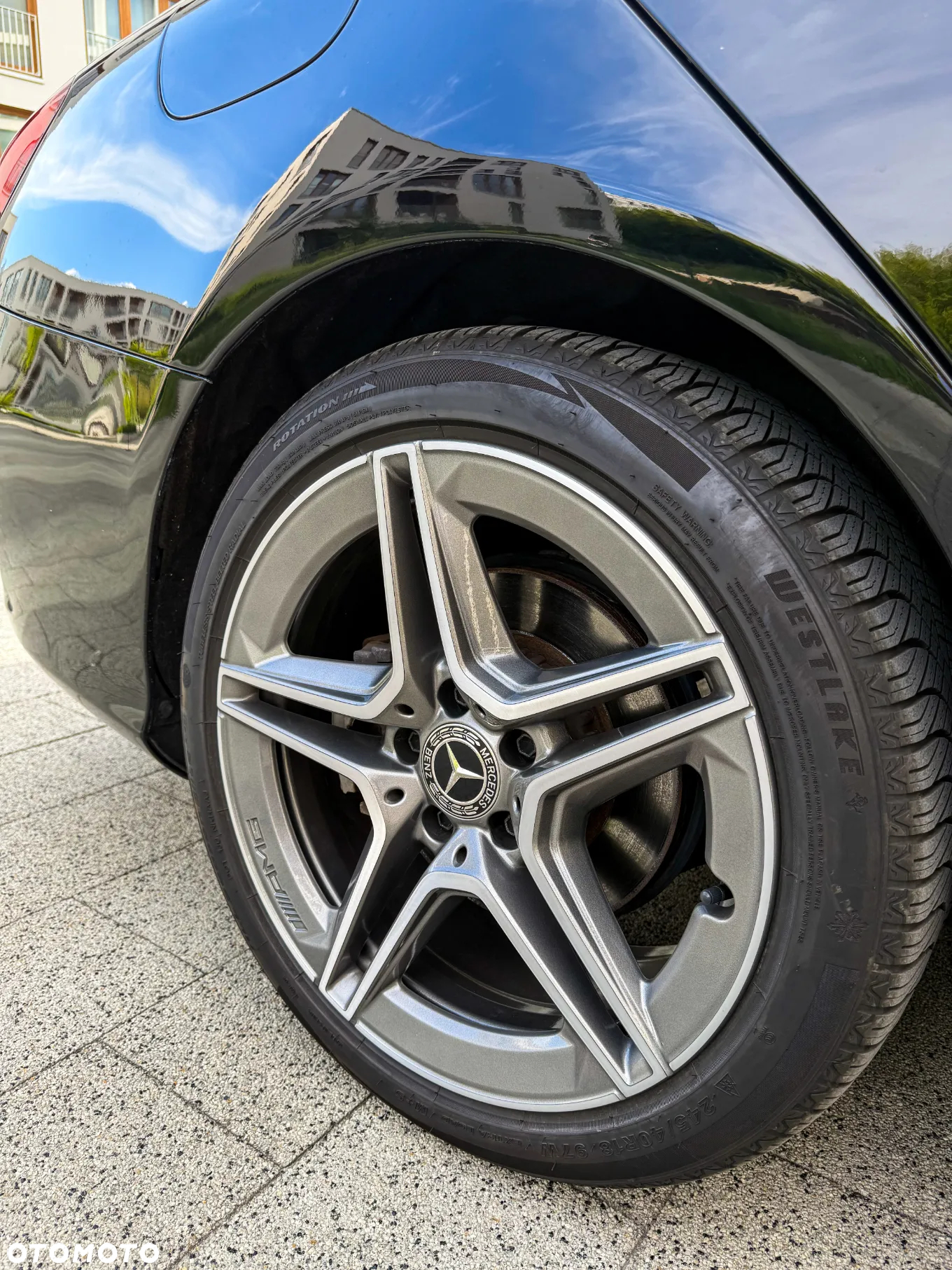 Mercedes-Benz Klasa C 300 4Matic 9G-TRONIC AMG Line - 29