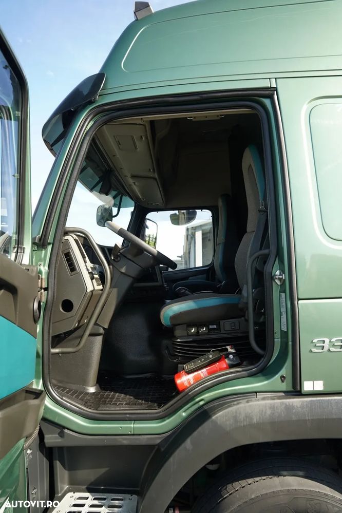 Volvo FM 330 / 4x2 / CAMION RIGID / SUPRASTRUCTURĂ CU PRELATĂ (CURTAINSIDER) - 7,8 m / LIFT HIDRAULIC - 2.000 kg / I-SHIFT / EURO 6 - 27
