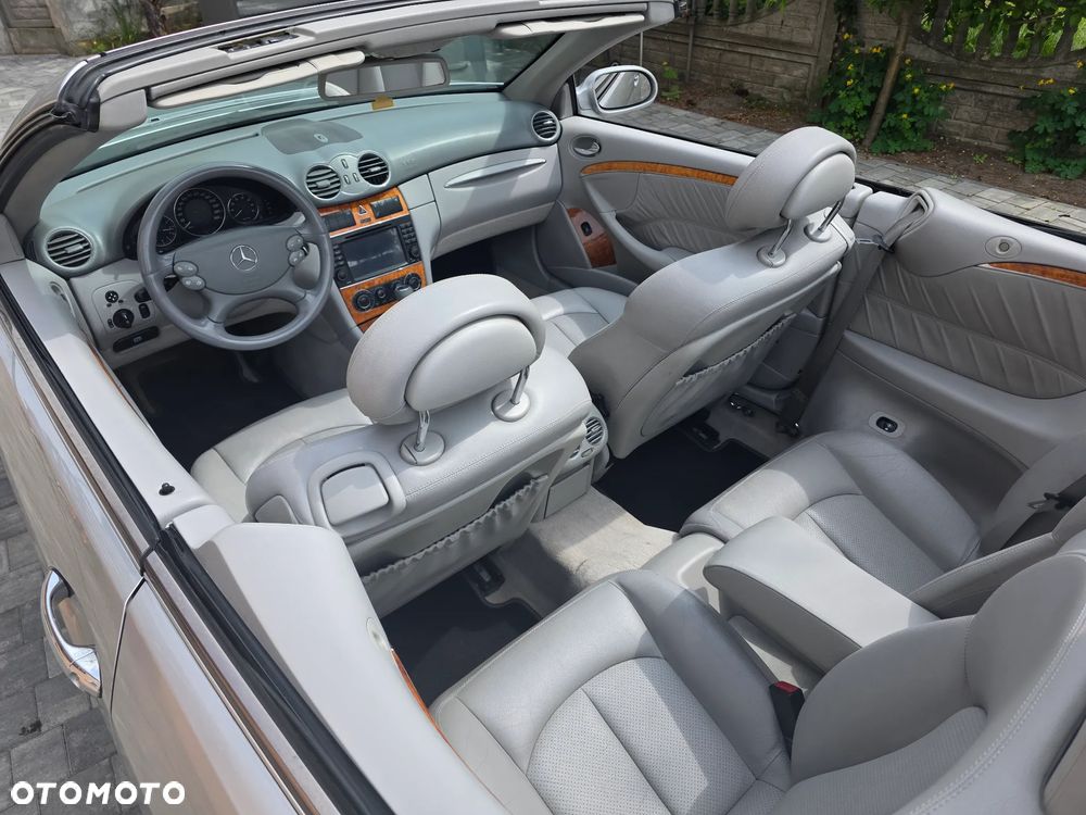 Mercedes-Benz CLK - 22