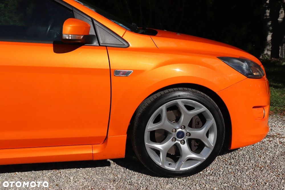 Ford Focus 2.5 ST - 33