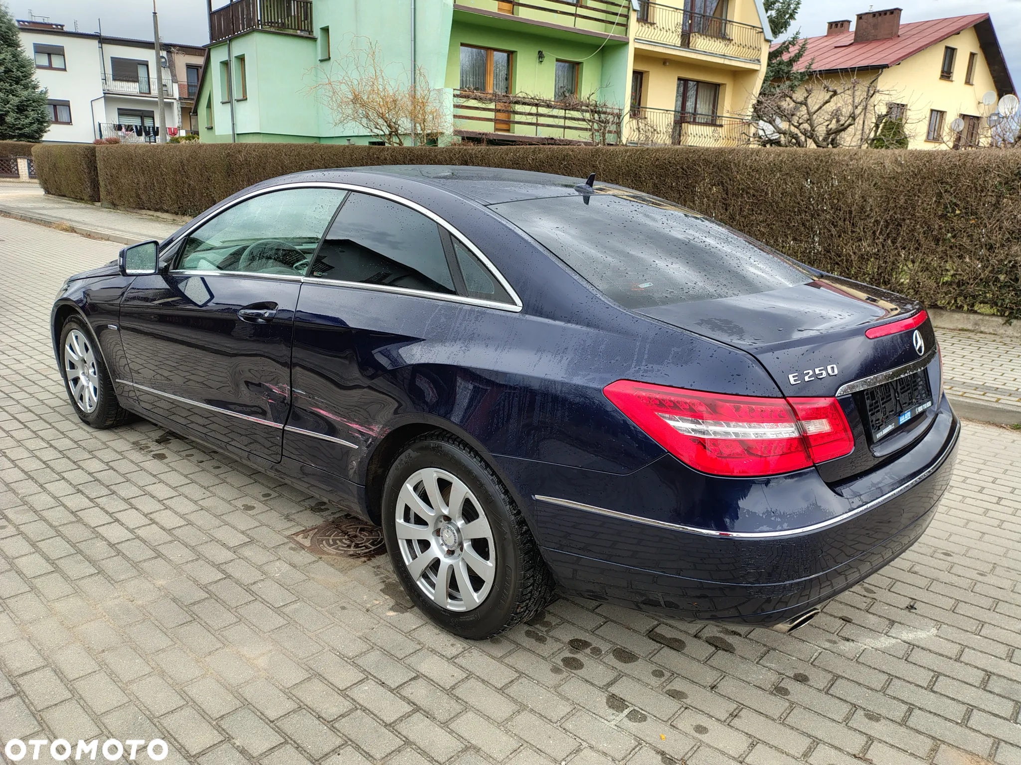 Mercedes-Benz Klasa E 250 CGI Coupe BlueEFFICIENCY Automatik Avantgarde - 5