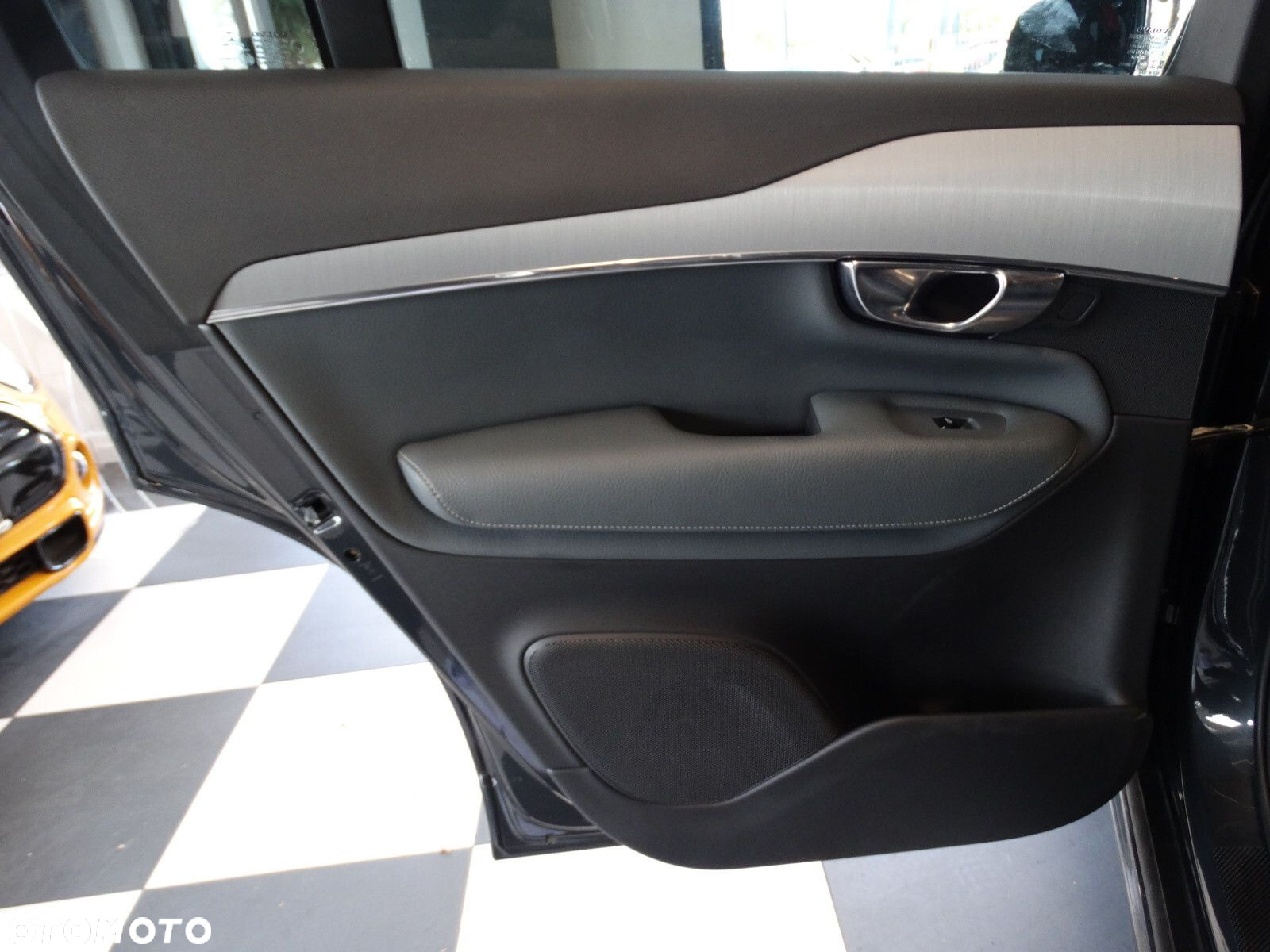 Volvo XC 90 - 8