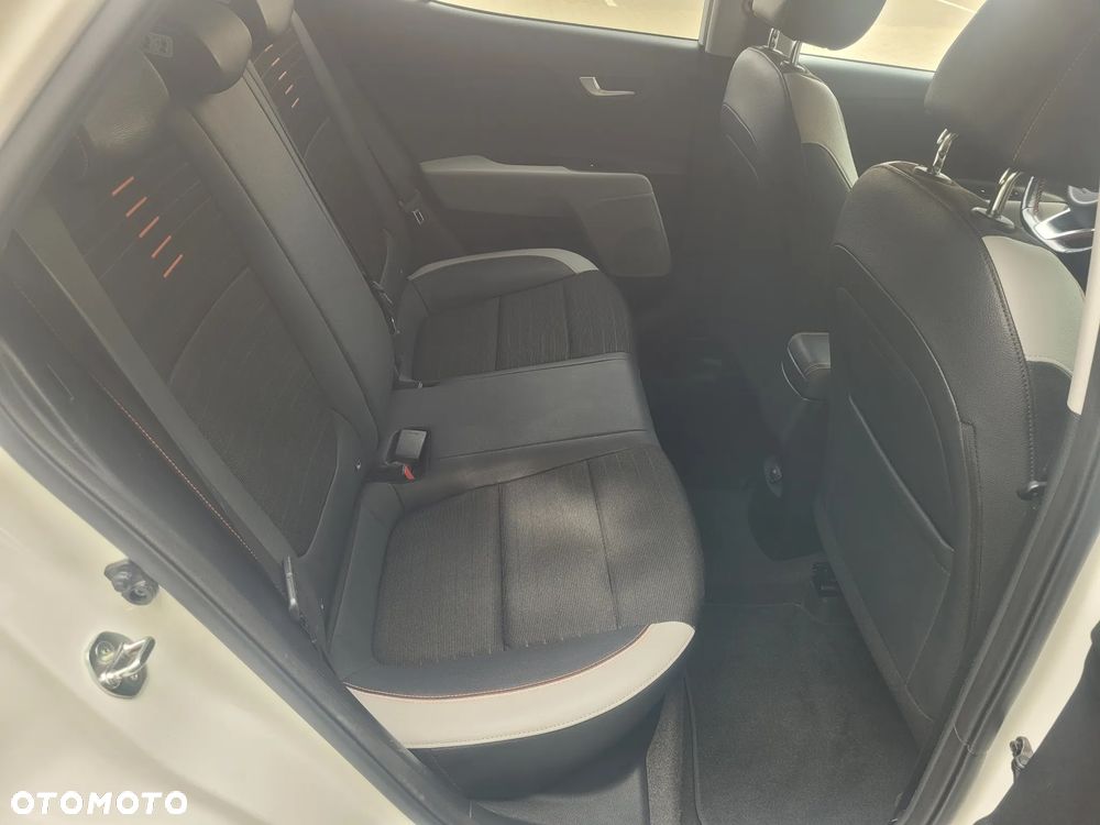 Kia Stonic - 23