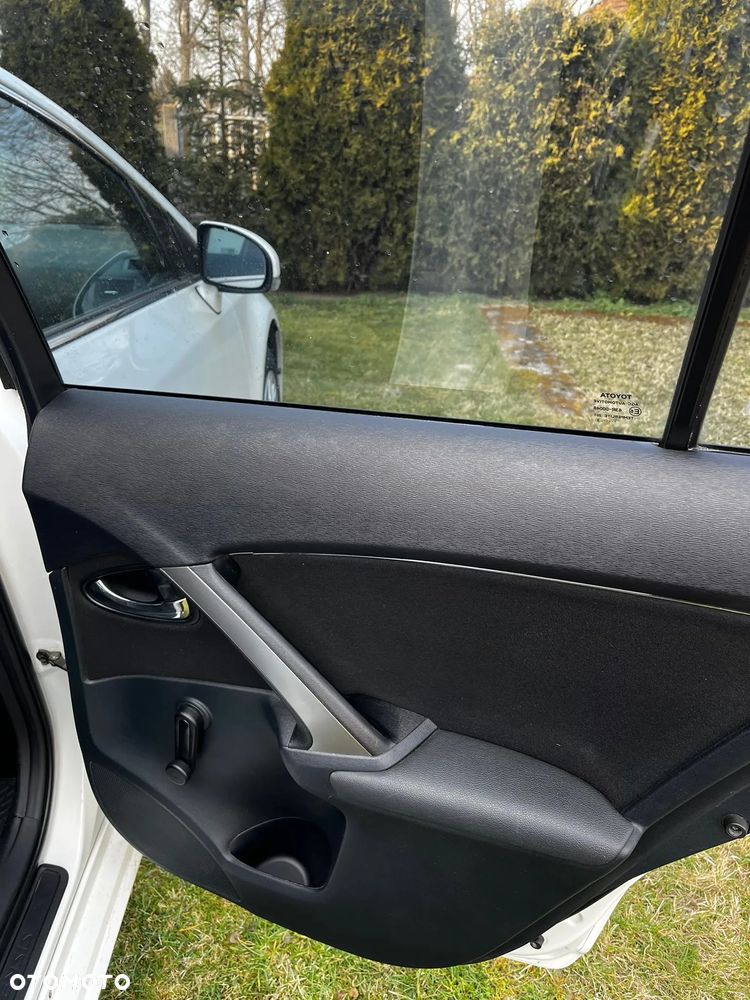 Toyota Avensis 2.0 D-4D Active - 18