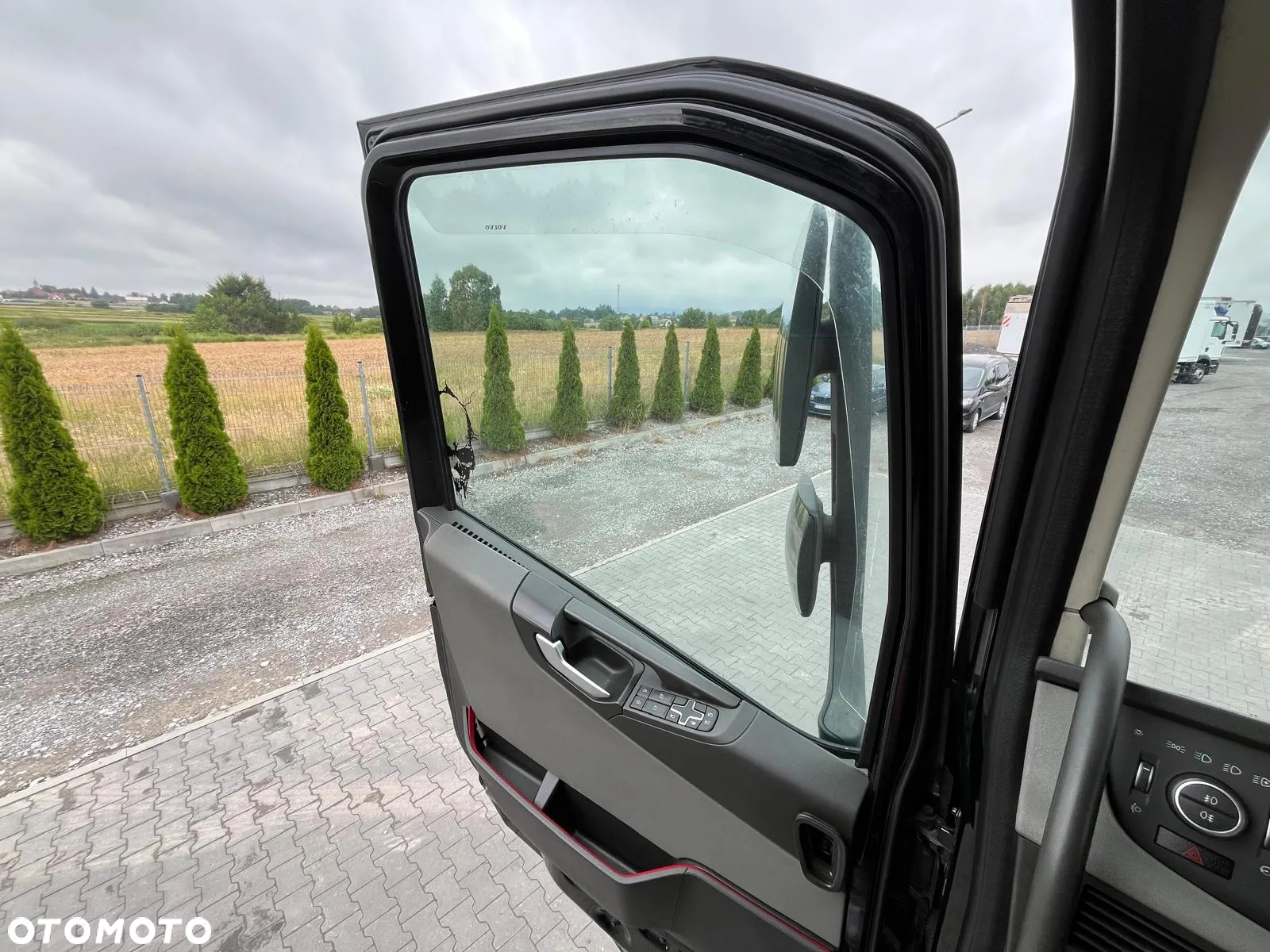 Volvo FH500 / 2021 / NISKI PRZEB / LEKKI 7000 kg / SPROWADZONY Z NIEMIEC - 24