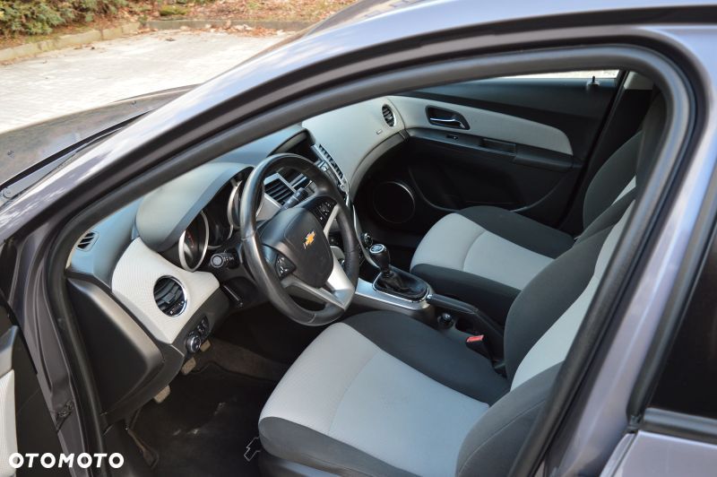 Chevrolet Cruze - 11