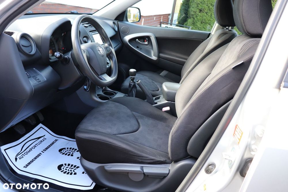 Toyota RAV4 2.0 4x2 - 18