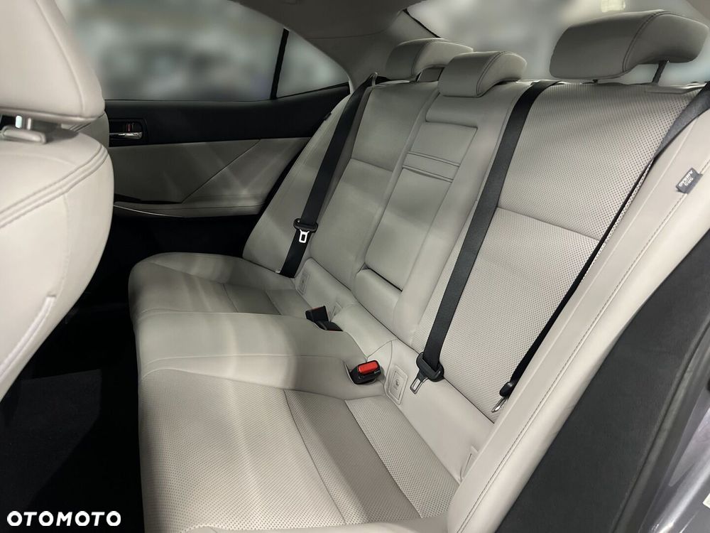 Lexus IS 200t Prestige - 17