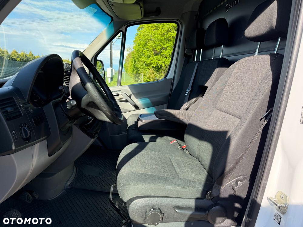Mercedes-Benz Sprinter - 13