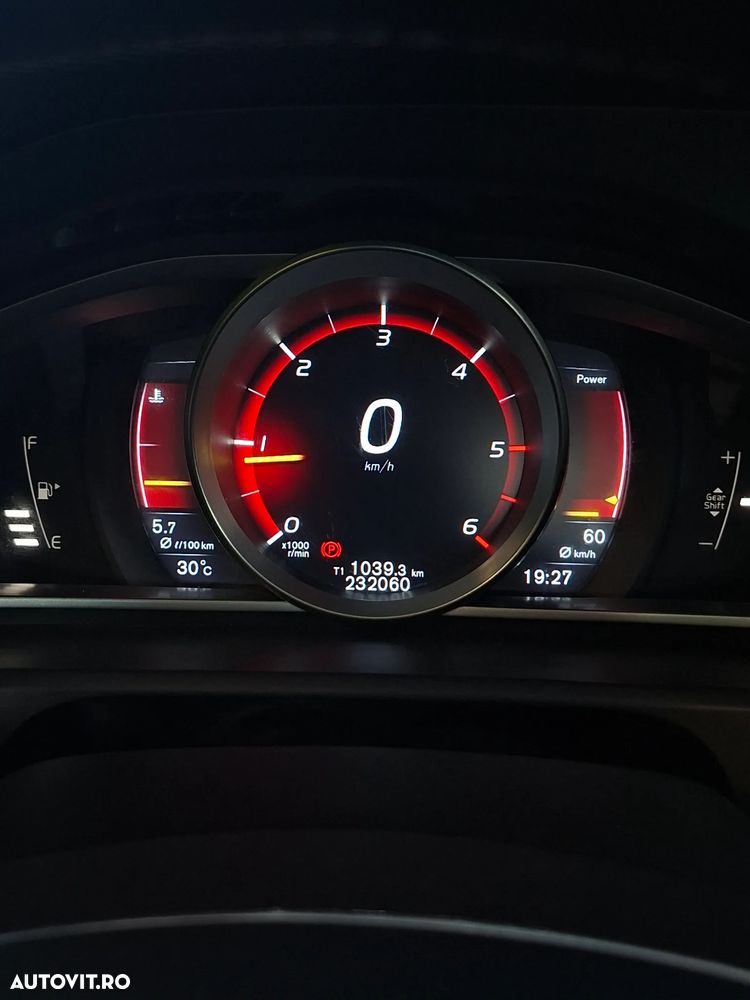 Volvo V40 D2 Summum - 17