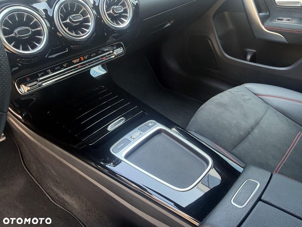 Mercedes-Benz CLA - 14