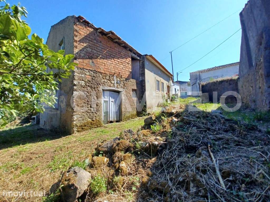 2 Casas de habitação com terreno em aldeia próxima de bons acessos. - Grande imagem: 3/15