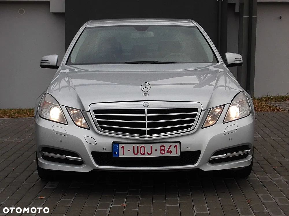 Mercedes-Benz Klasa E 200 CDI DPF BlueEFFICIENCY 7G-TRONIC Avantgarde - 16