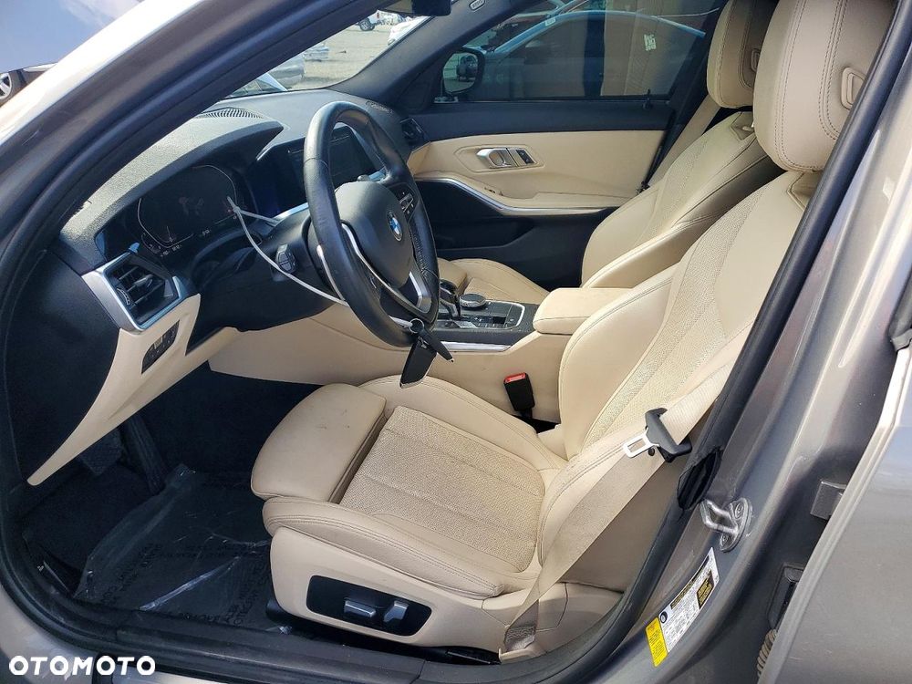 BMW Seria 3 330i M Sport - 7