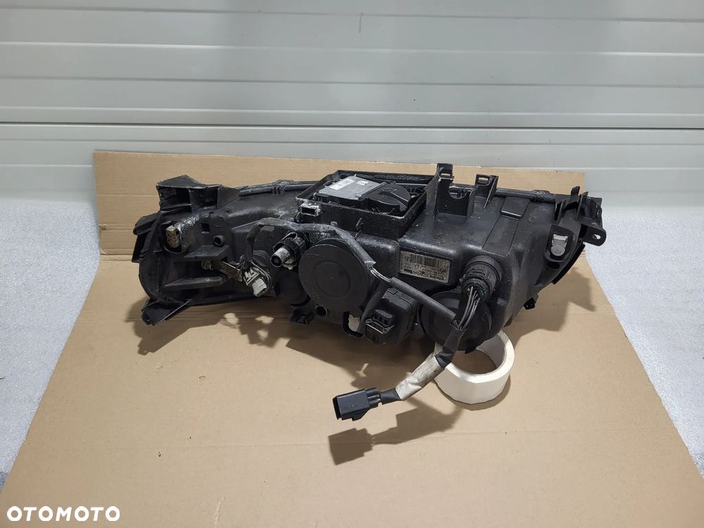 Volvo V70  LIFT XENON PRZÓD STRONA PRAWA LAMPA PRZEDNIA 30784249 - 8
