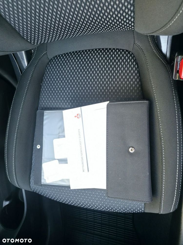 Mitsubishi Outlander - 26