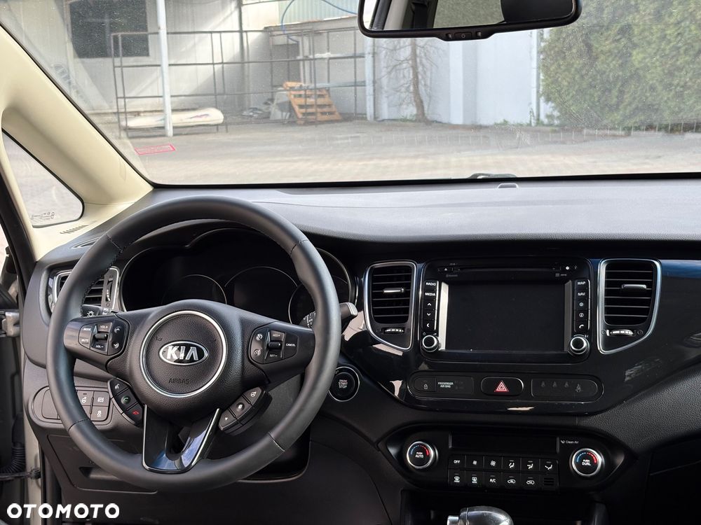 Kia Carens - 23