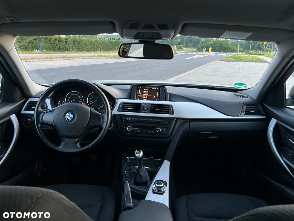 BMW Seria 3 316i Sport Line - 18