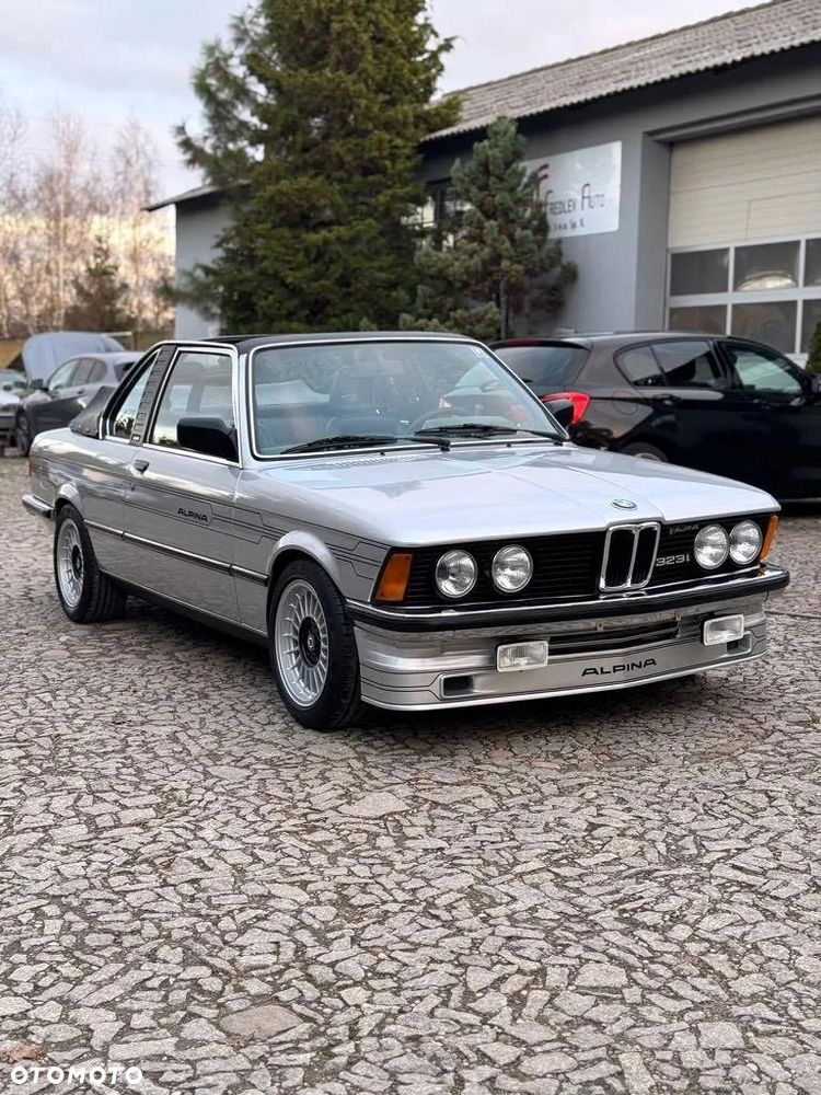 BMW Seria 3 323i - 3