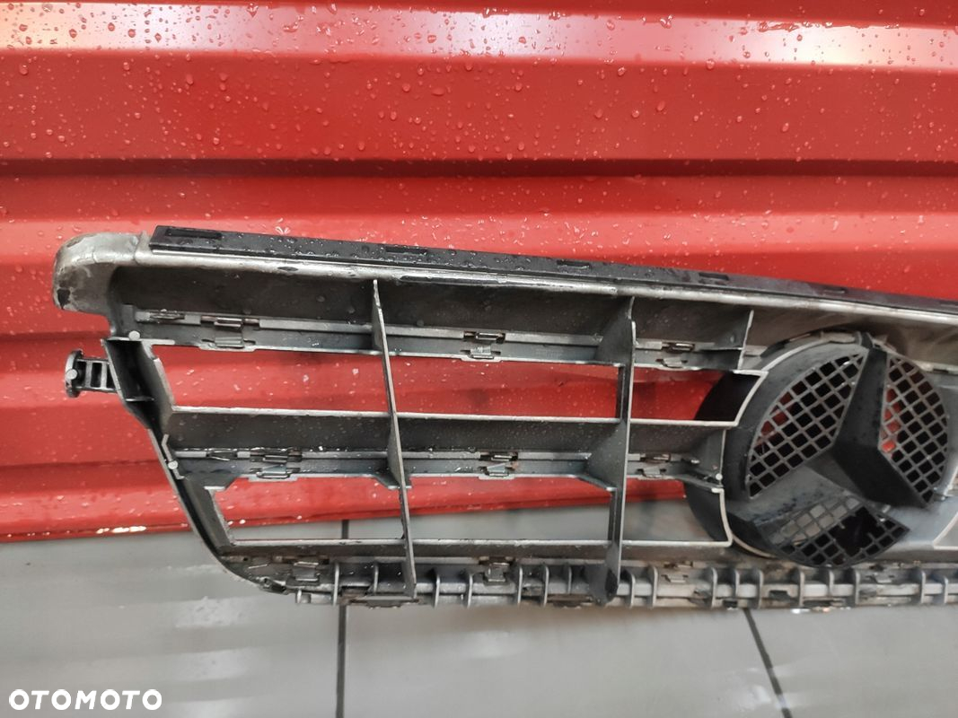 MERCEDES C-KLASA W204 LIFT GRILL ATRAPA KRATKA AMG CZARNA ORYGINAŁ - 10
