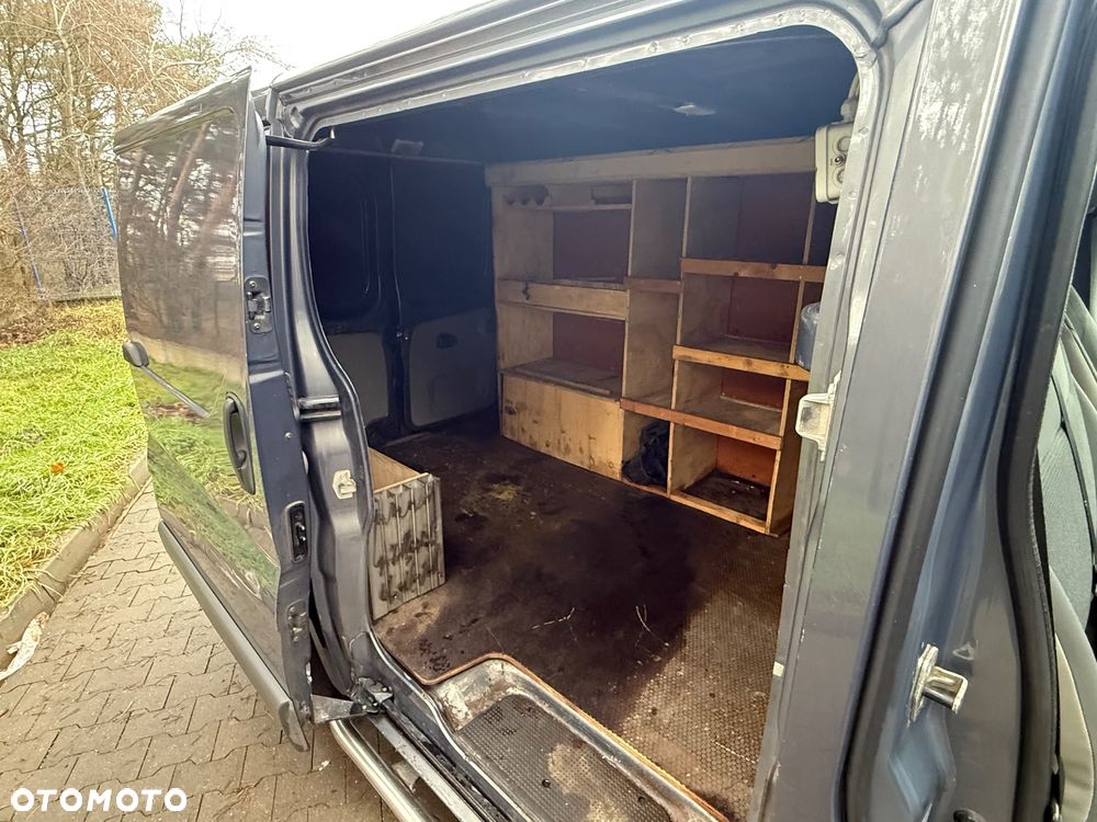 Opel Vivaro - 18