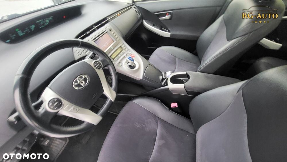 Toyota Prius - 32