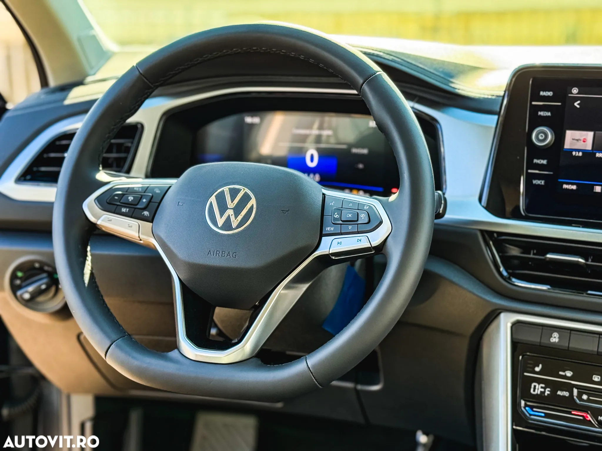 Volkswagen T-ROC 1.5 TSI DSG Life - 17