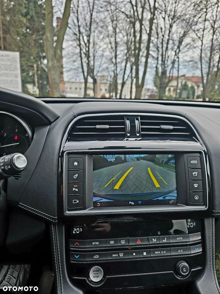 Jaguar F-Pace 2.0 i4D AWD R-Sport - 16