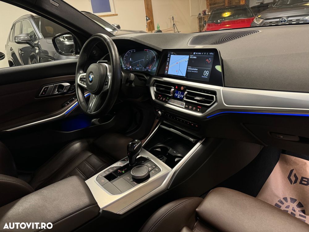 BMW Seria 3 330i xDrive AT - 27